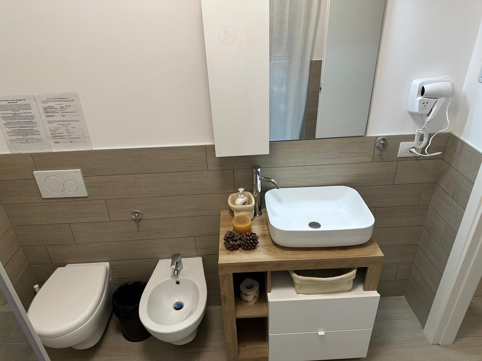 Casa Ideale Tim Appartmanti Moderni Vicina Al Centro Lecco Extérieur photo