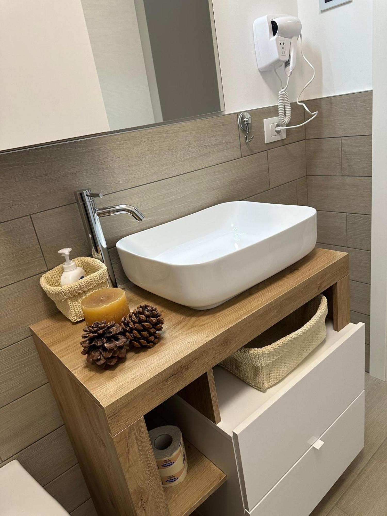 Casa Ideale Tim Appartmanti Moderni Vicina Al Centro Lecco Extérieur photo