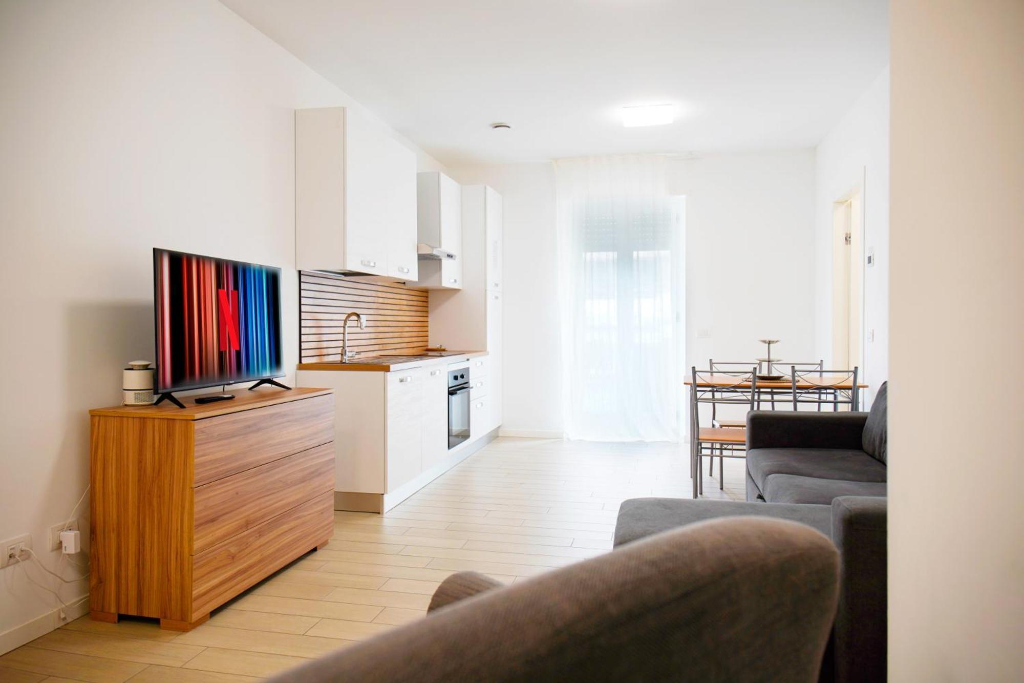 Casa Ideale Tim Appartmanti Moderni Vicina Al Centro Lecco Extérieur photo