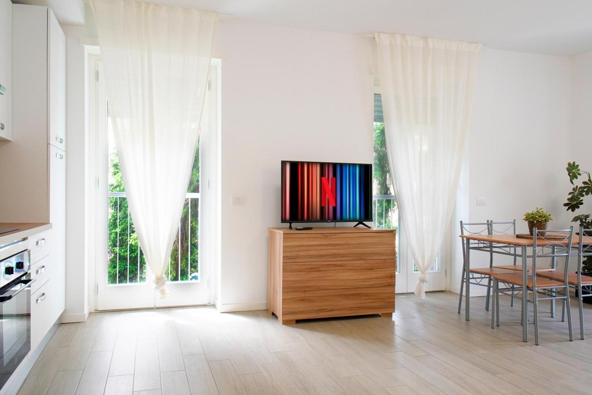 Casa Ideale Tim Appartmanti Moderni Vicina Al Centro Lecco Extérieur photo